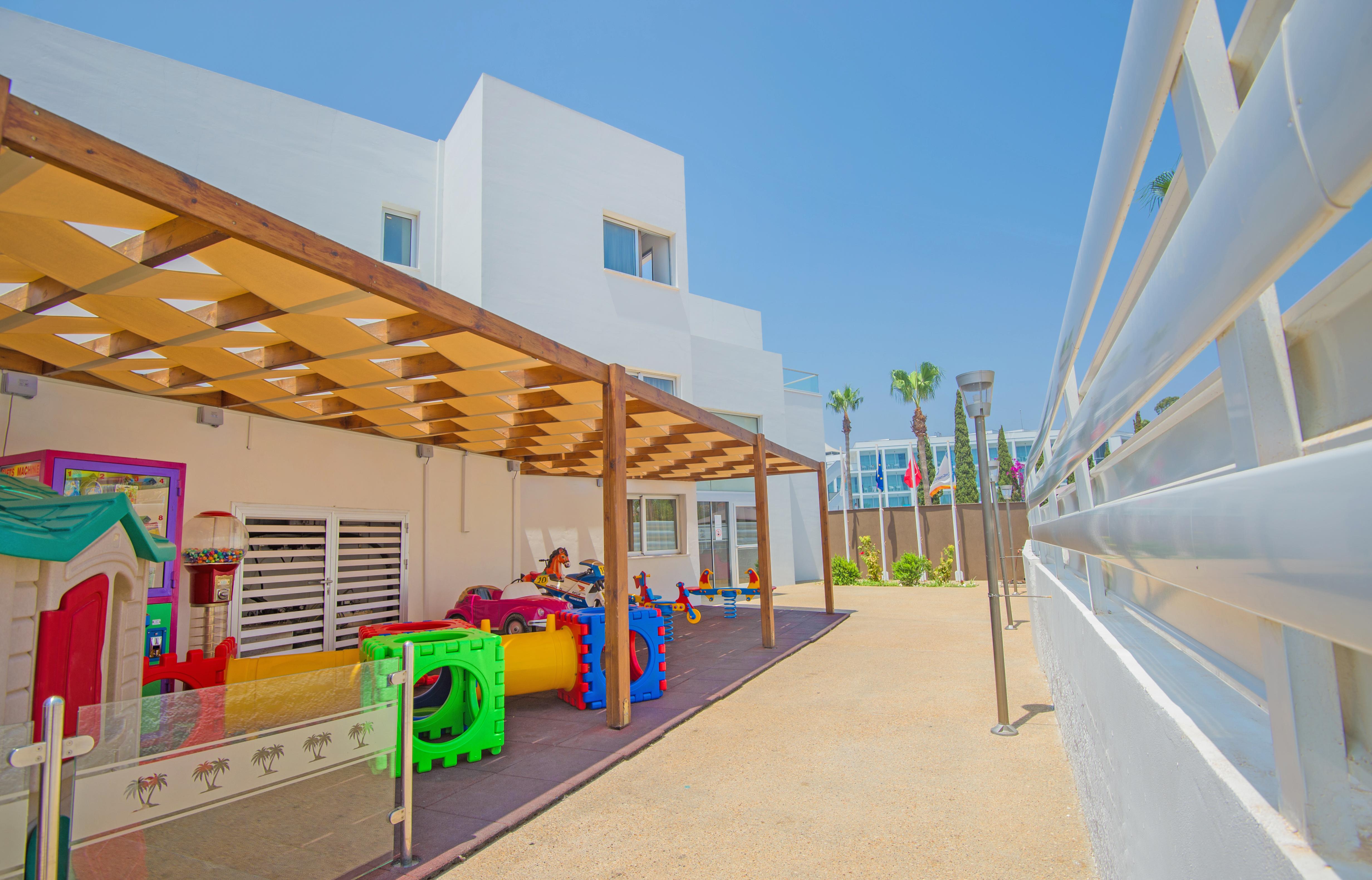 New Famagusta Hotel & Suites Agia Napa Exterior foto