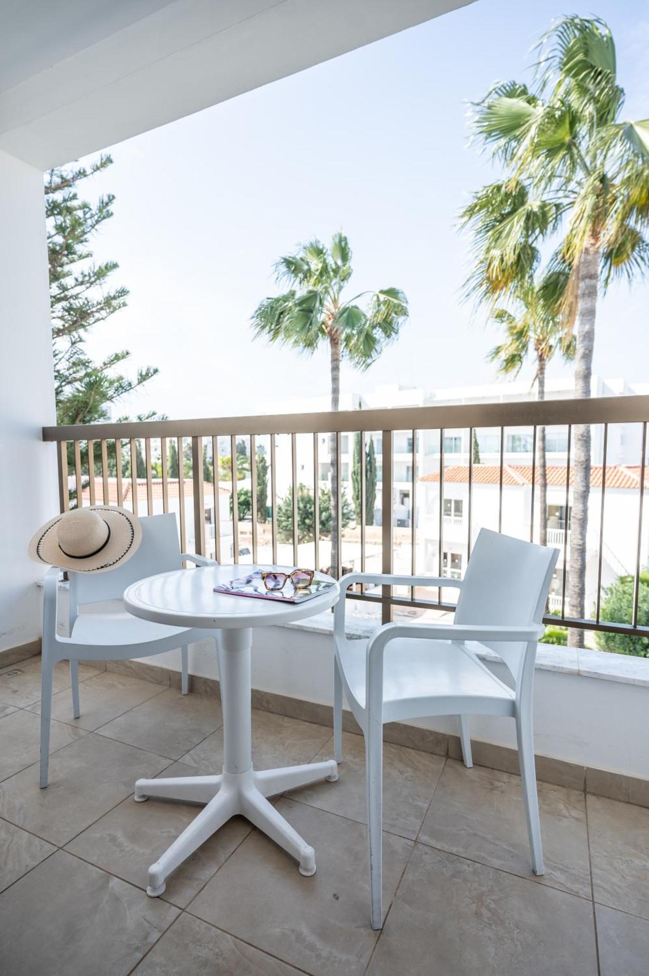New Famagusta Hotel & Suites Agia Napa Exterior foto
